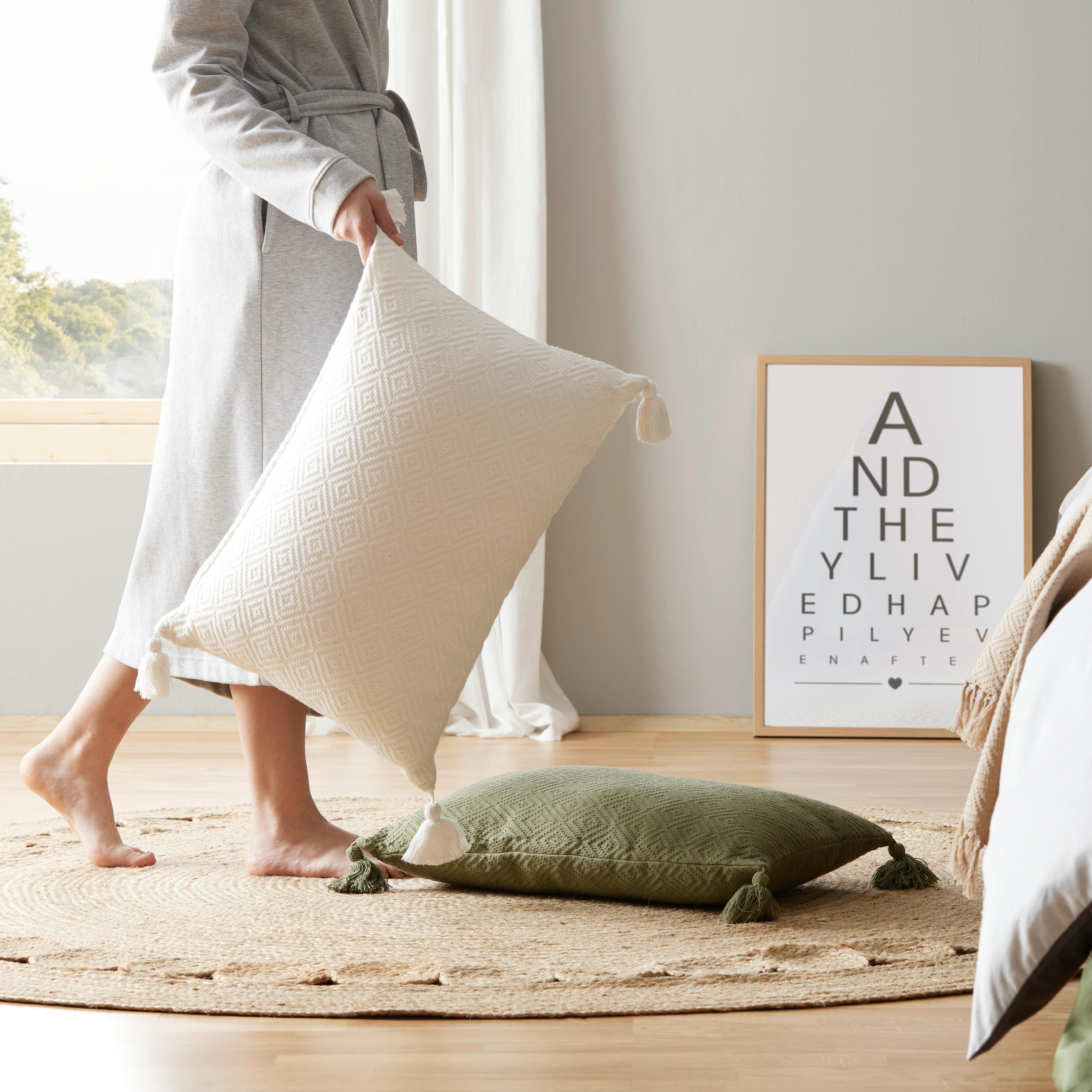 PRYDNADSKUDDE FRIEDA - vit, Modern (40/60cm) - Modern Living