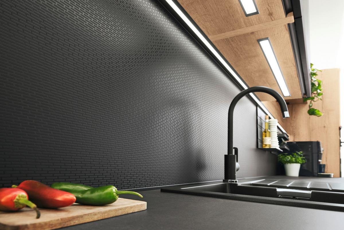 Bucătărie la comandă Structura - culoare lemn stejar/negru, Modern, material pe bază de lemn - Nobilia