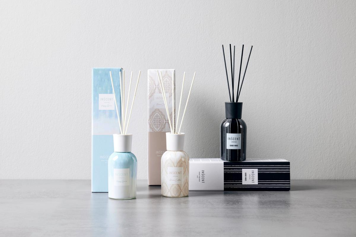 Diffúzor Smell - többszínű, műanyag/üveg (240ml) - Modern Living