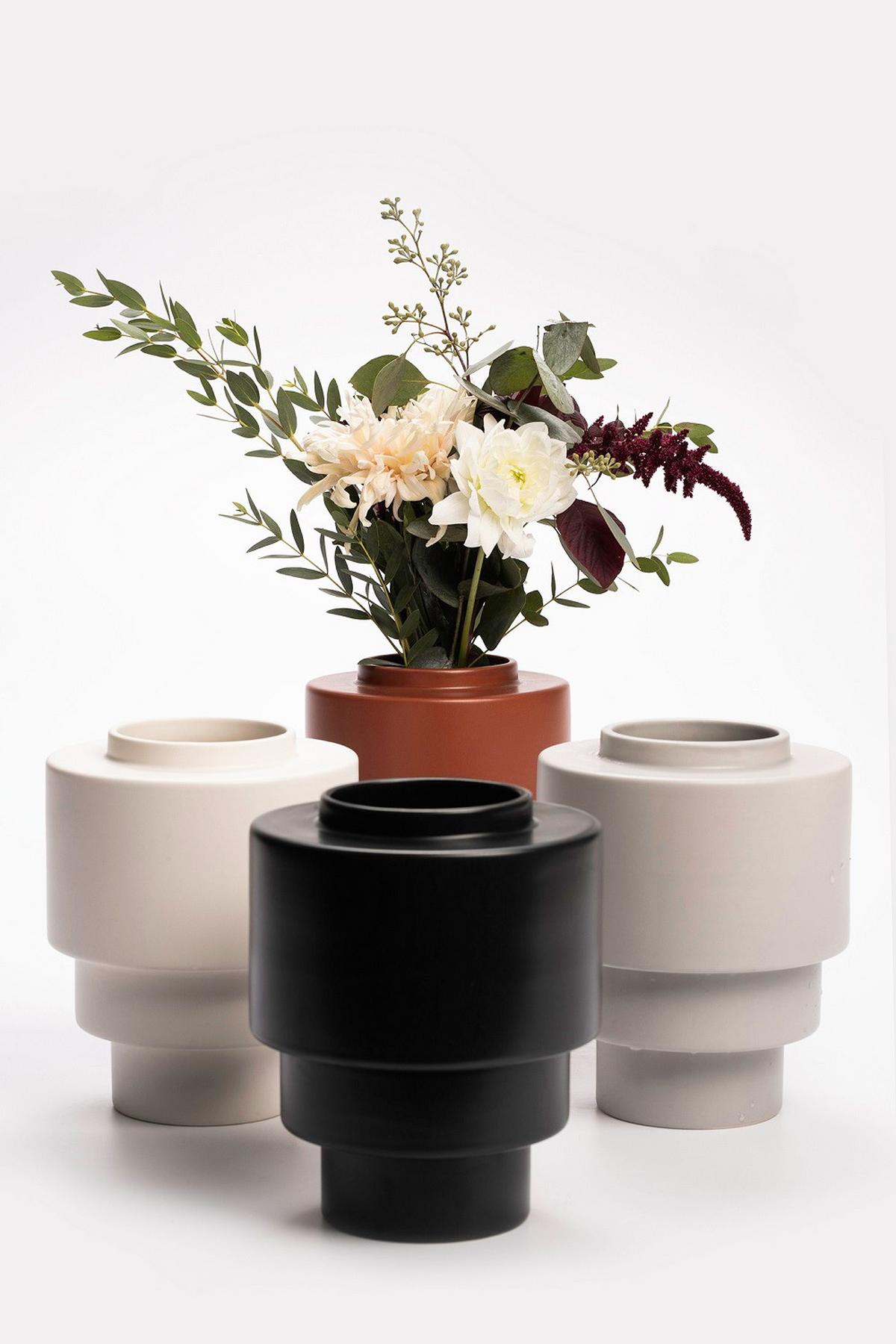 Vase Akka Weiß matt - Weiß, Basics, Keramik (16/19,5cm) - Markslöjd