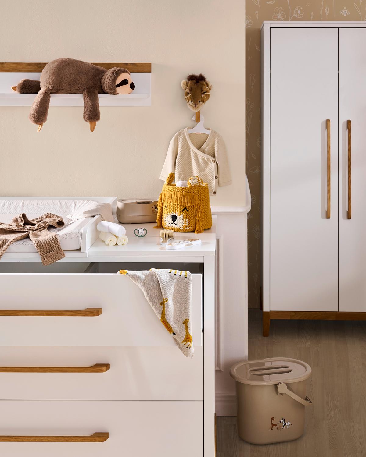 KOSZ NA PIELUCHY WINDELEIMER - taupe, Basics, tworzywo sztuczne (36,5/32/28cm) - Bebe Jou