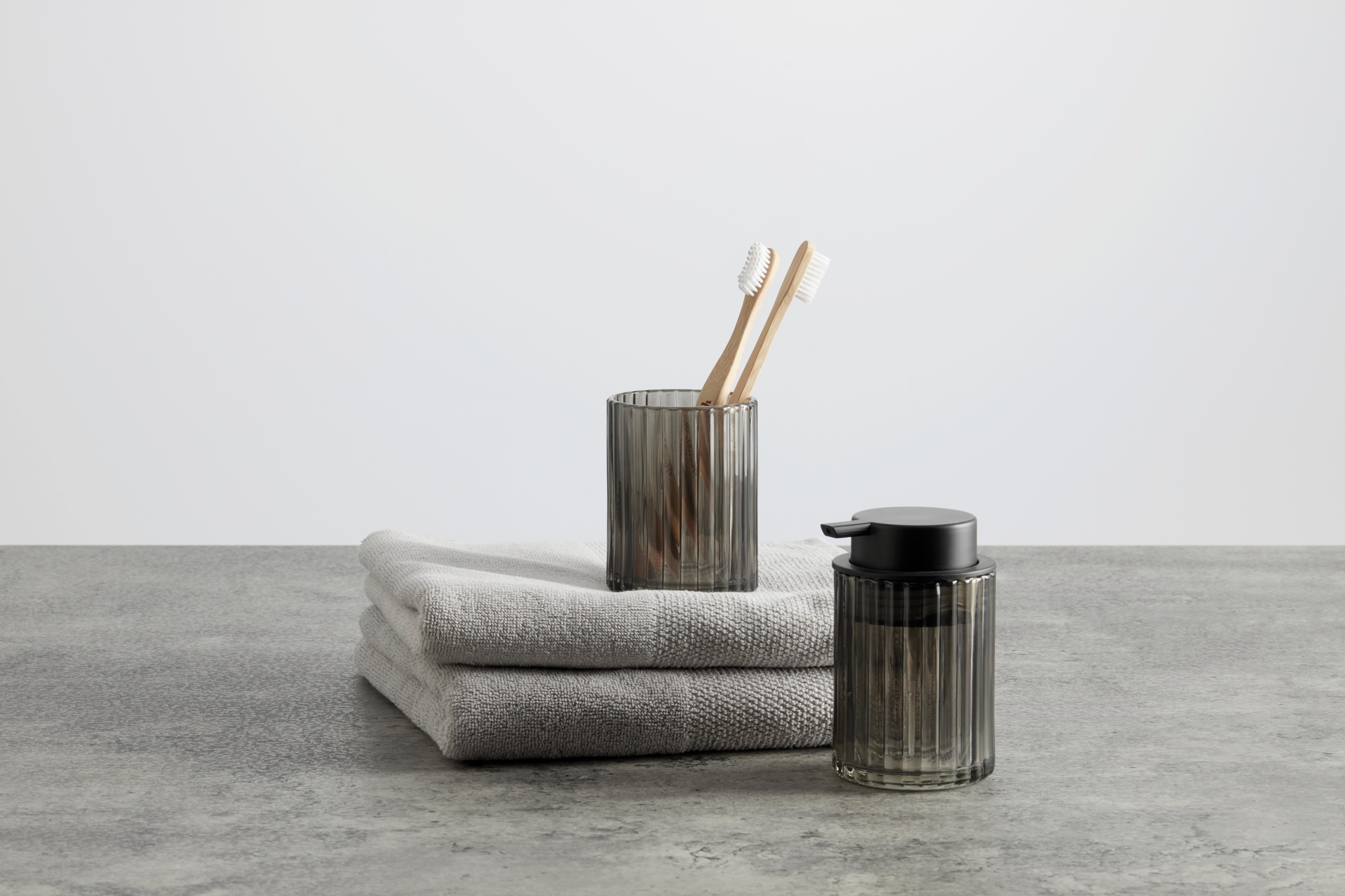 TVÅLPUMP JESPER - mörkgrå, Modern, glas/plast (7,5/12,5cm) - Mömax