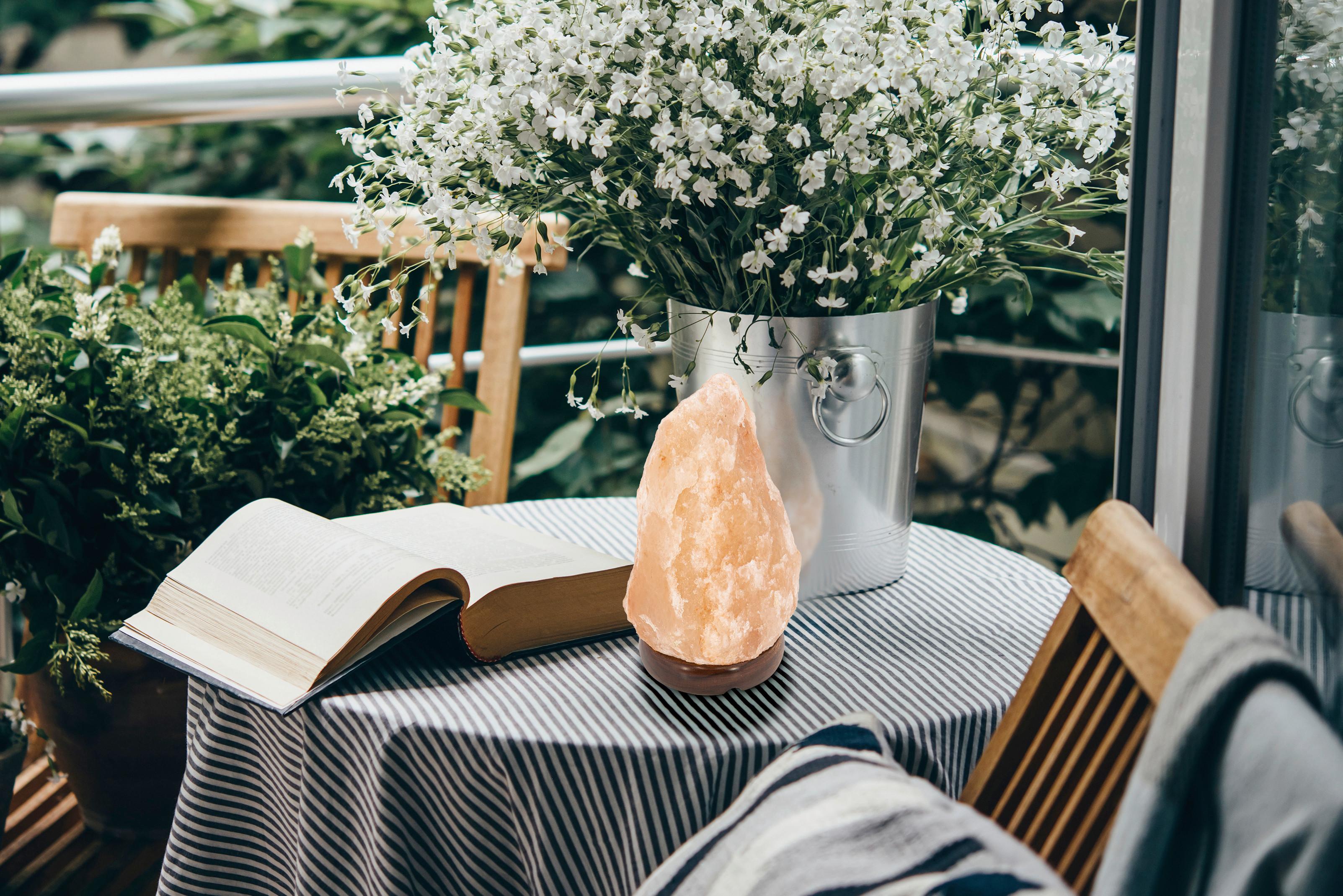 Veioză Stone - maro închis/culoare natur, materiale naturale/lemn (12/19cm)