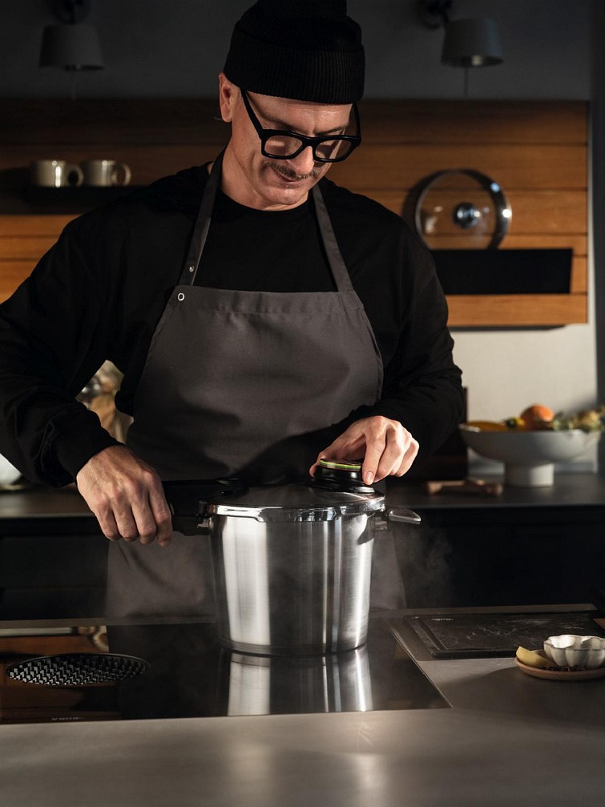 SZYBKOWAR 622-412-06-070/0 FISSLER - kolor srebrny, Basics, metal (22cm) - Fissler