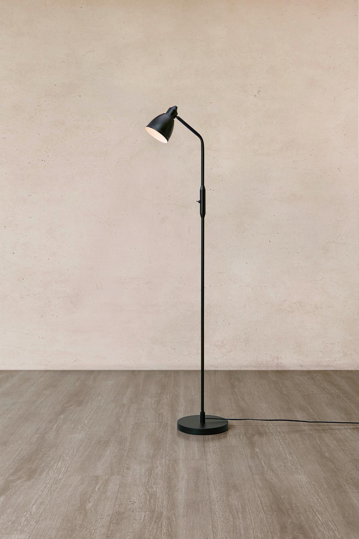 Stehleuchte Story Floor Schwarz max. 40 Watt - Schwarz, Basics, Metall (23/18/145cm) - Markslöjd