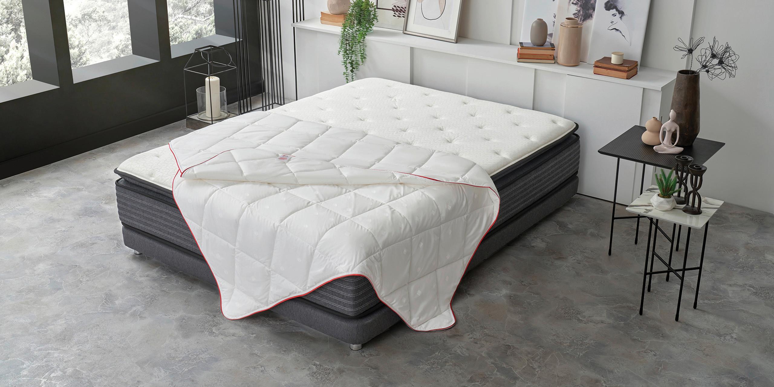 Bettdecke Dacron 95 ca. 200x200 cm Weiß - Weiß, Basics, Textil (200/200/4cm) - Yatas