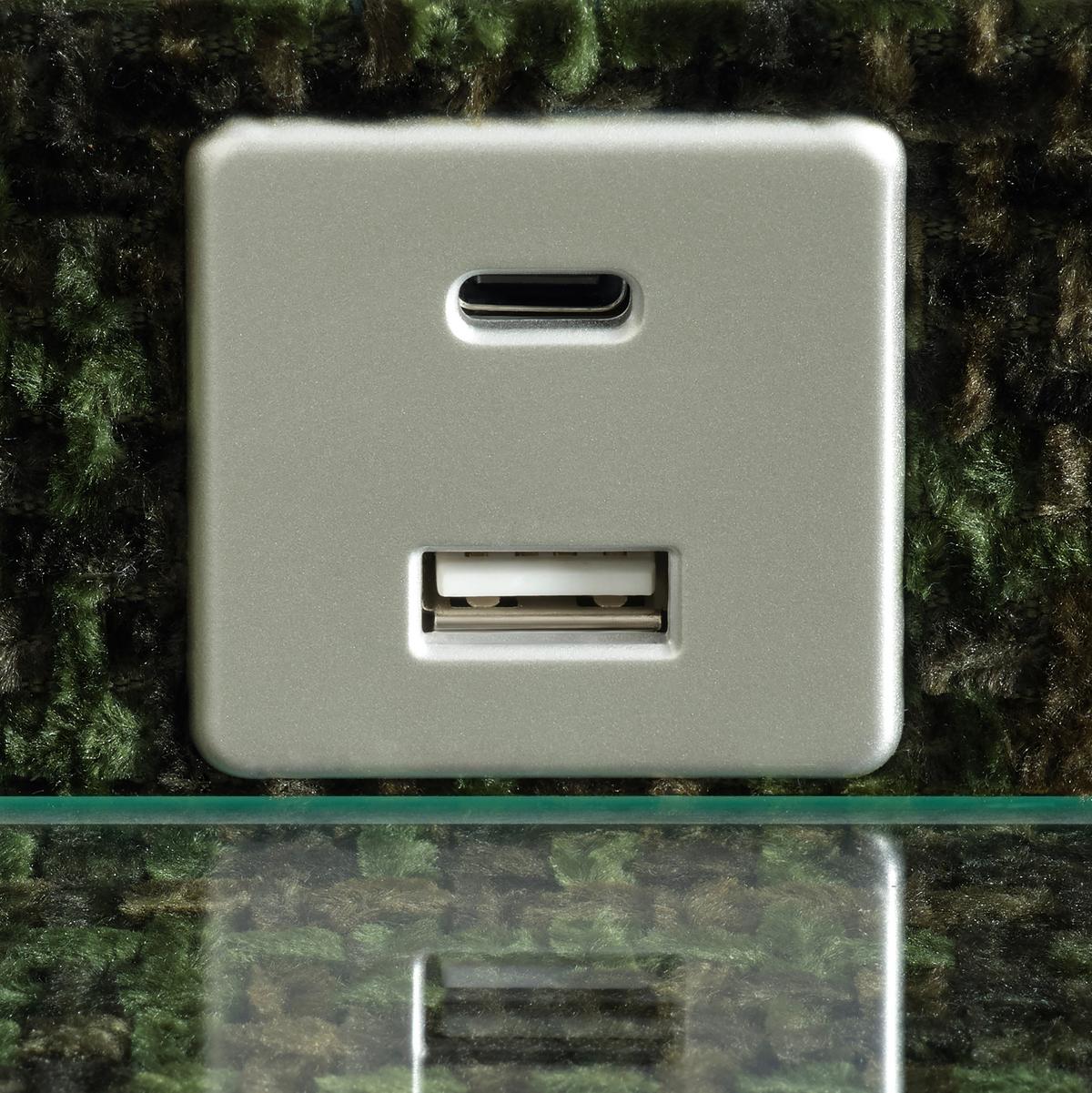 Nachtkästchen Moon Grün mit USB- und Typ C-Anschluss - Silberfarben/Schwarz, KONVENTIONELL, Holzwerkstoff/Kunststoff (47/61/46cm) - Premium Living