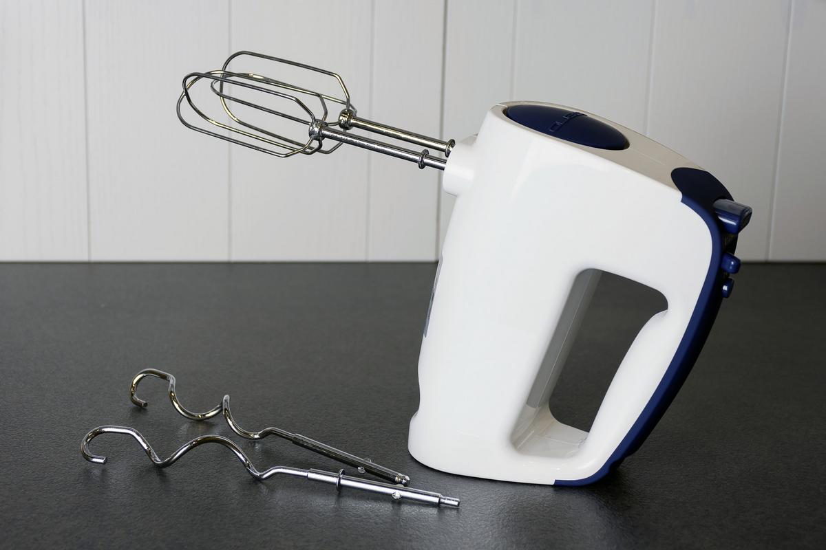 Handmixer Noah in Weiss/Blau - Blau/Weiss, Kunststoff/Metall (18/9cm)