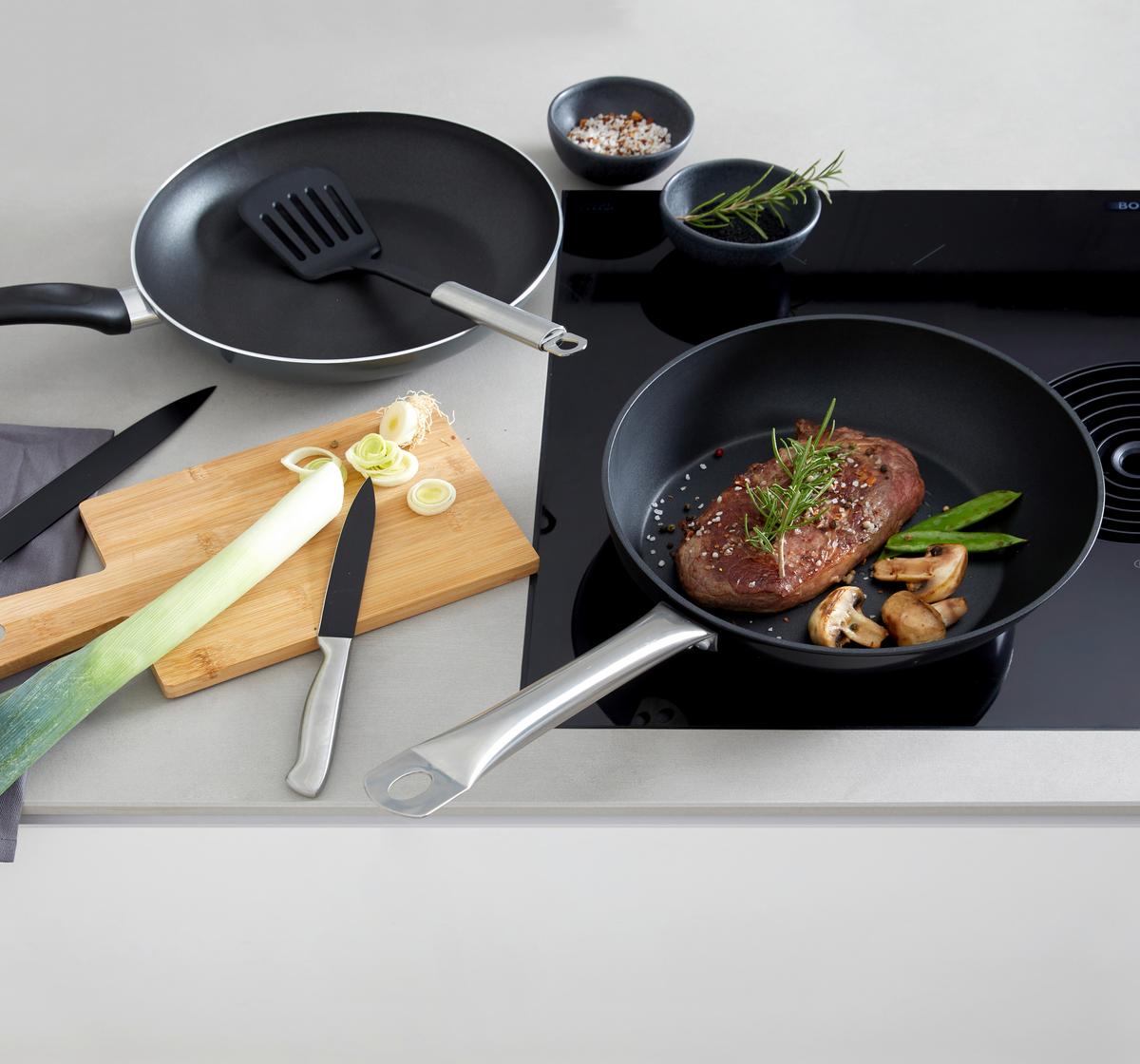 Bratpfanne Classic Ø ca. 20cm - Silberfarben/Schwarz, Konventionell, Metall (20/4,2cm) - Mömax