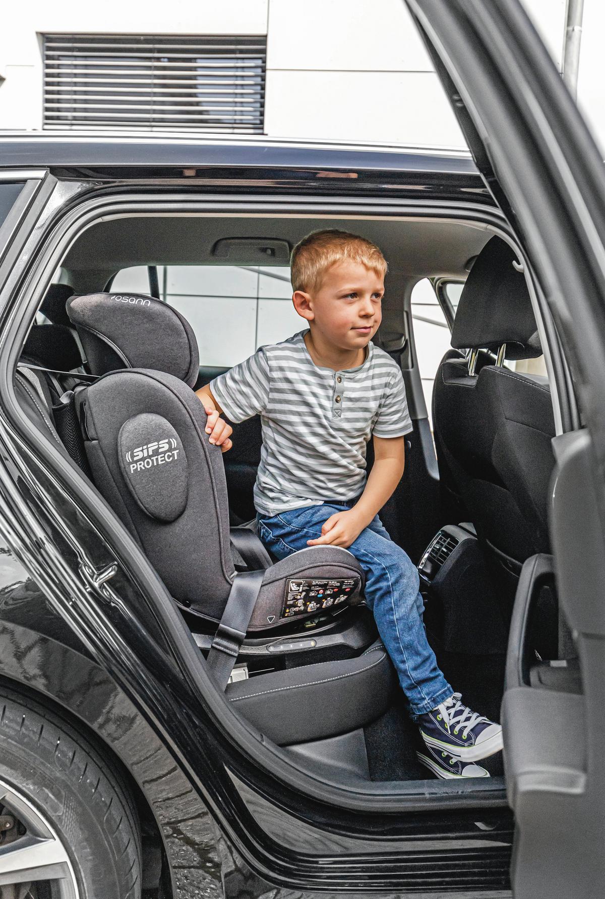 FOTELIK SAMOCHODOWY OBROTOWY SWIFT360S - czarny, Basics, tworzywo sztuczne/tkanina (44/60/50cm) - Osann