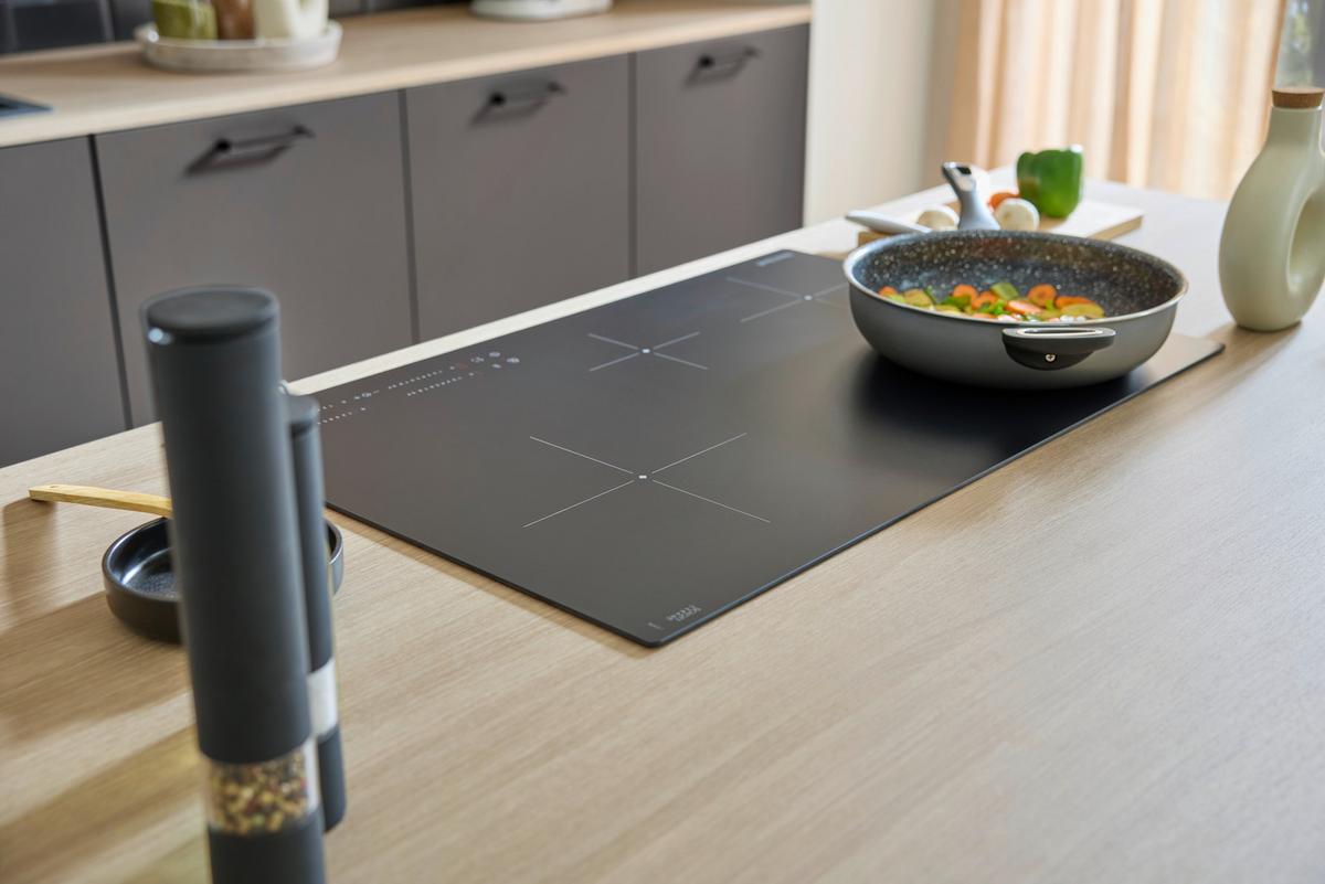 Induktionskochfeld DKEI8470IM Schwarz - Schwarz, Basics, Glas/Metall (77,7/4,9/51cm) - Dieter Knoll