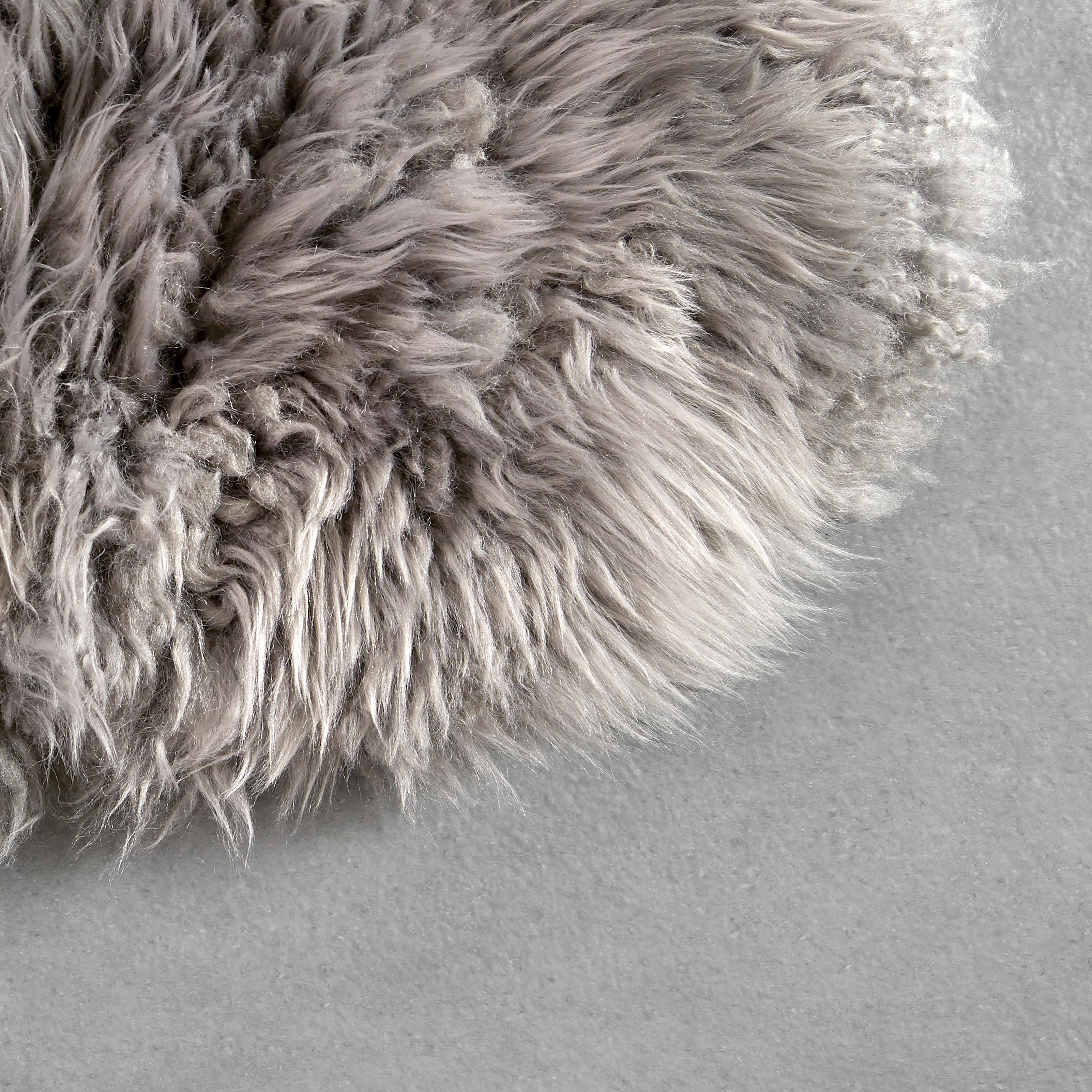 FÅRSKINN EMMA -AKT- - ljusgrå, textil (45/60cm) - Modern Living