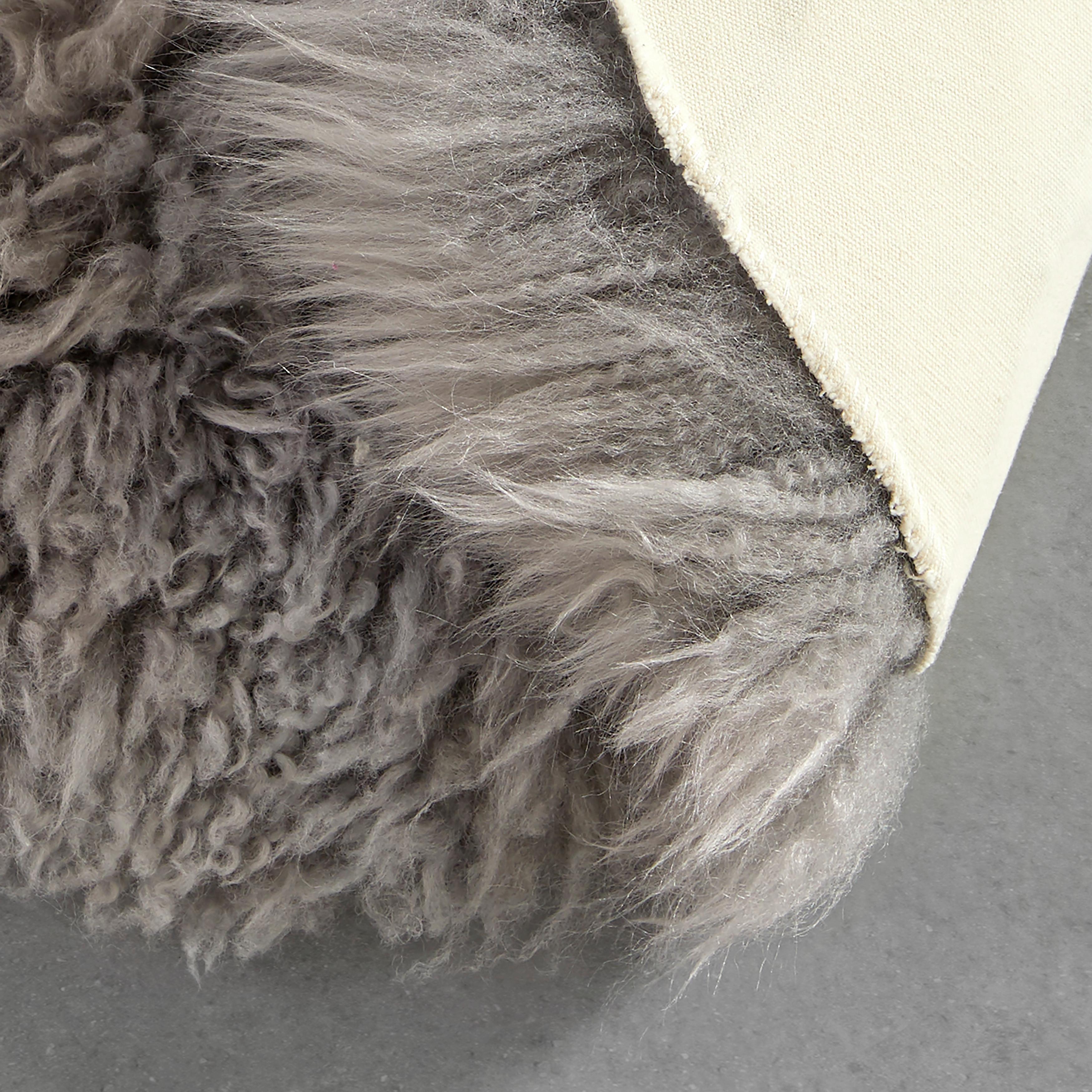 FÅRSKINN EMMA -AKT- - ljusgrå, textil (45/60cm) - Modern Living