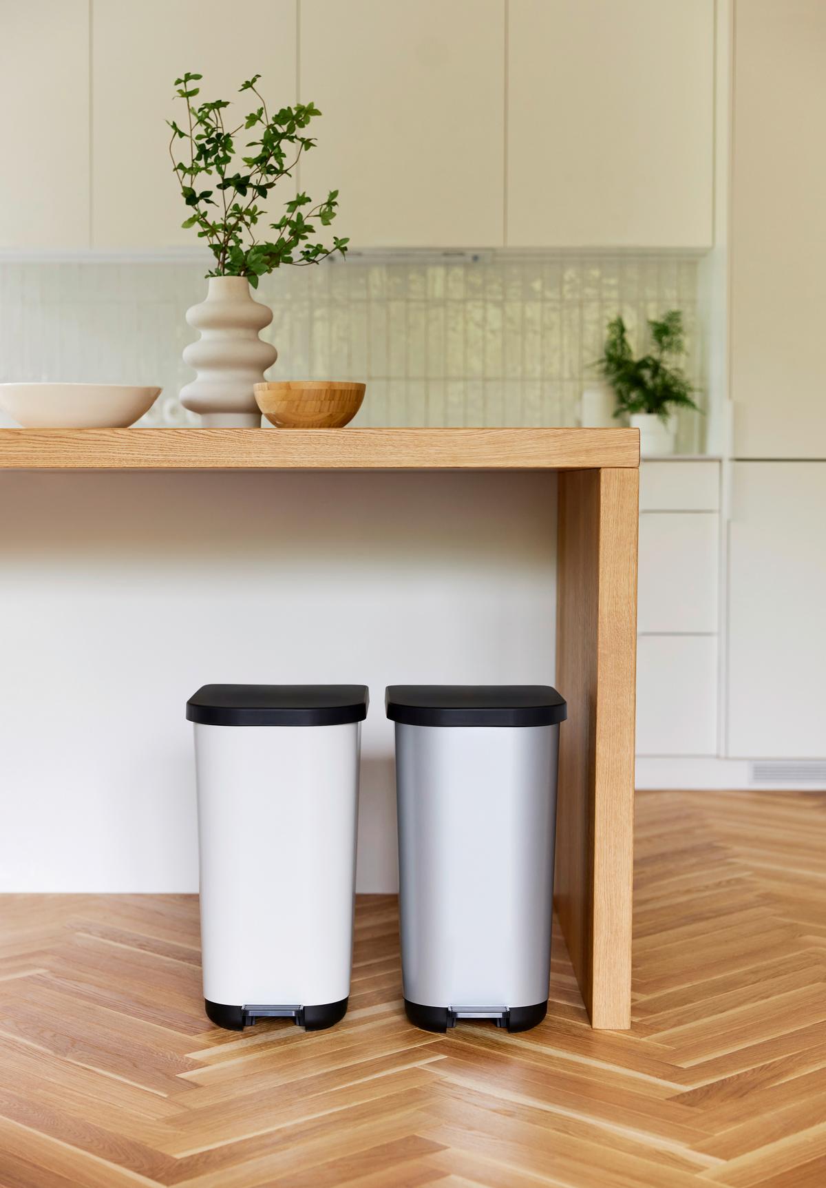 KOSZ NA ŚMIECI Z PEDAŁEM 1061011156R   - czarny/biały, Konventionell, tworzywo sztuczne (40/28,5/51,3cm) - Rotho