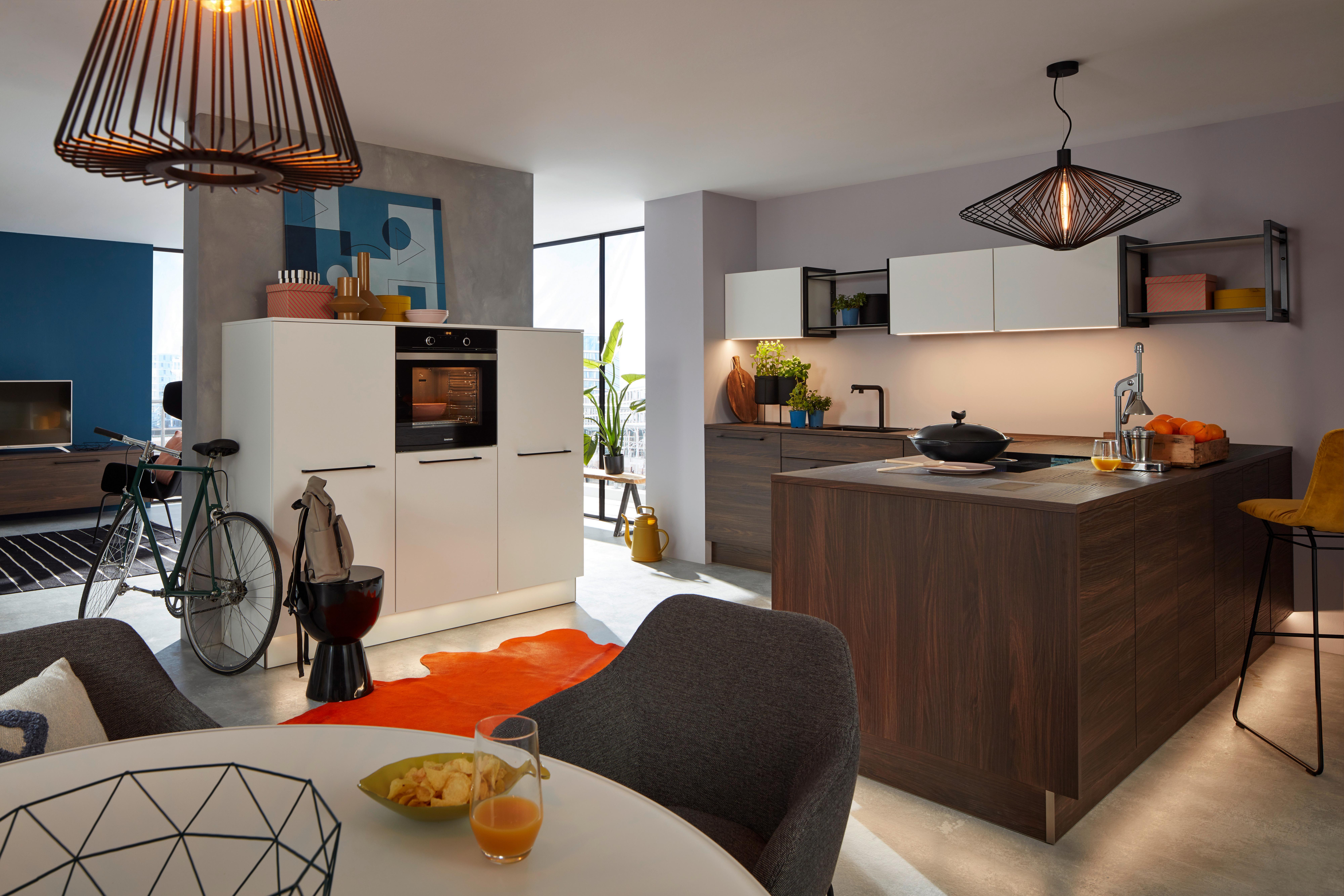 Einbauküche Artwood/Manhattan in Weiß / Nussbaumfarben - Nussbaumfarben/Weiß, MODERN, Holzwerkstoff - Nolte Küchen