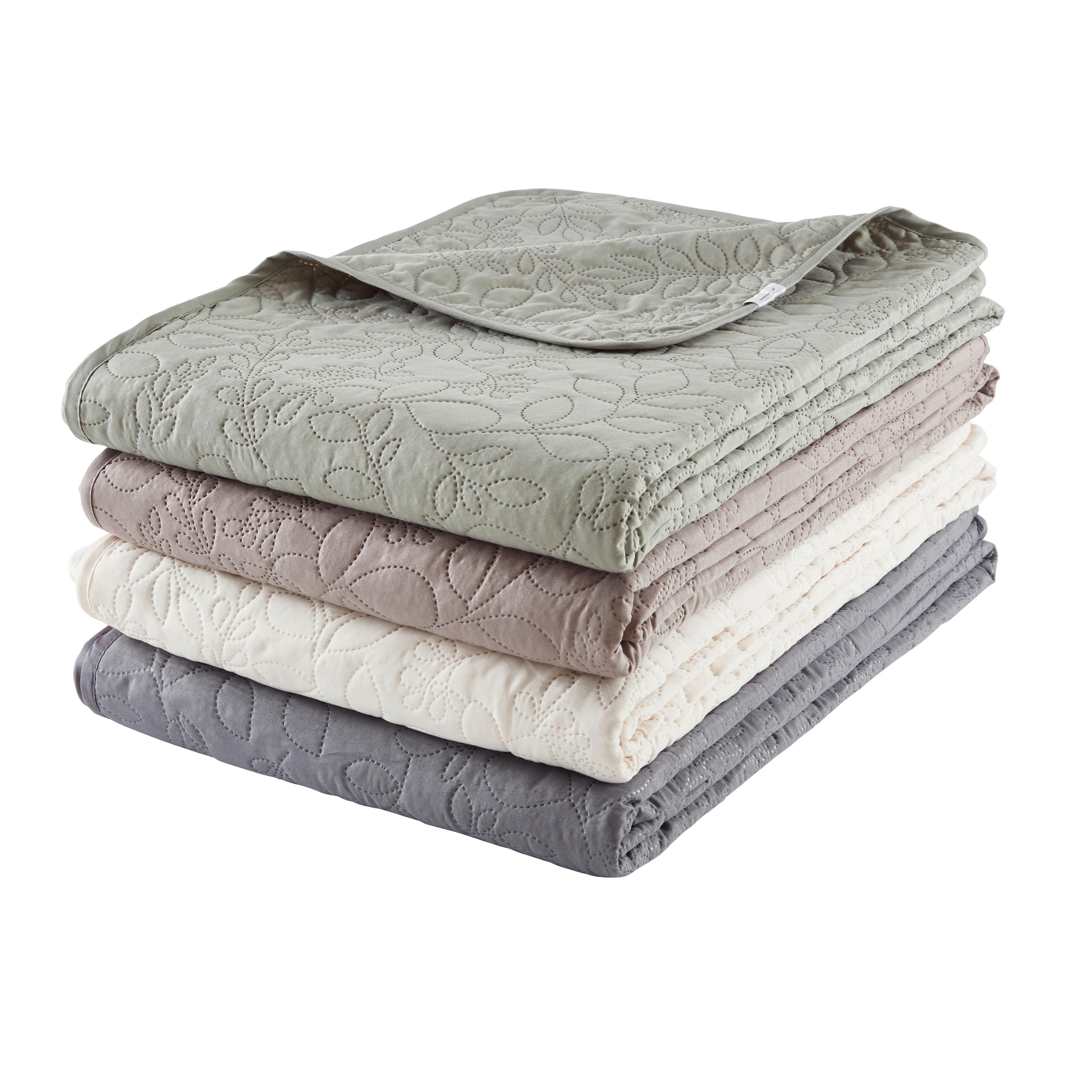 Cuvertură GRACE - verde salvie, textil (220/240cm) - Modern Living