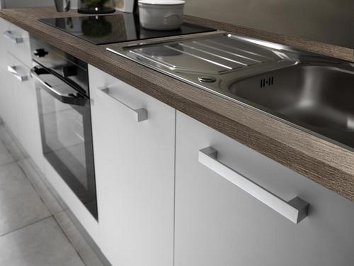 Küchenblock Belluna m. Geräten Weiß - Eiche dunkel/Alufarben, Basics, Holzwerkstoff/Kunststoff (250cm) - MID.YOU