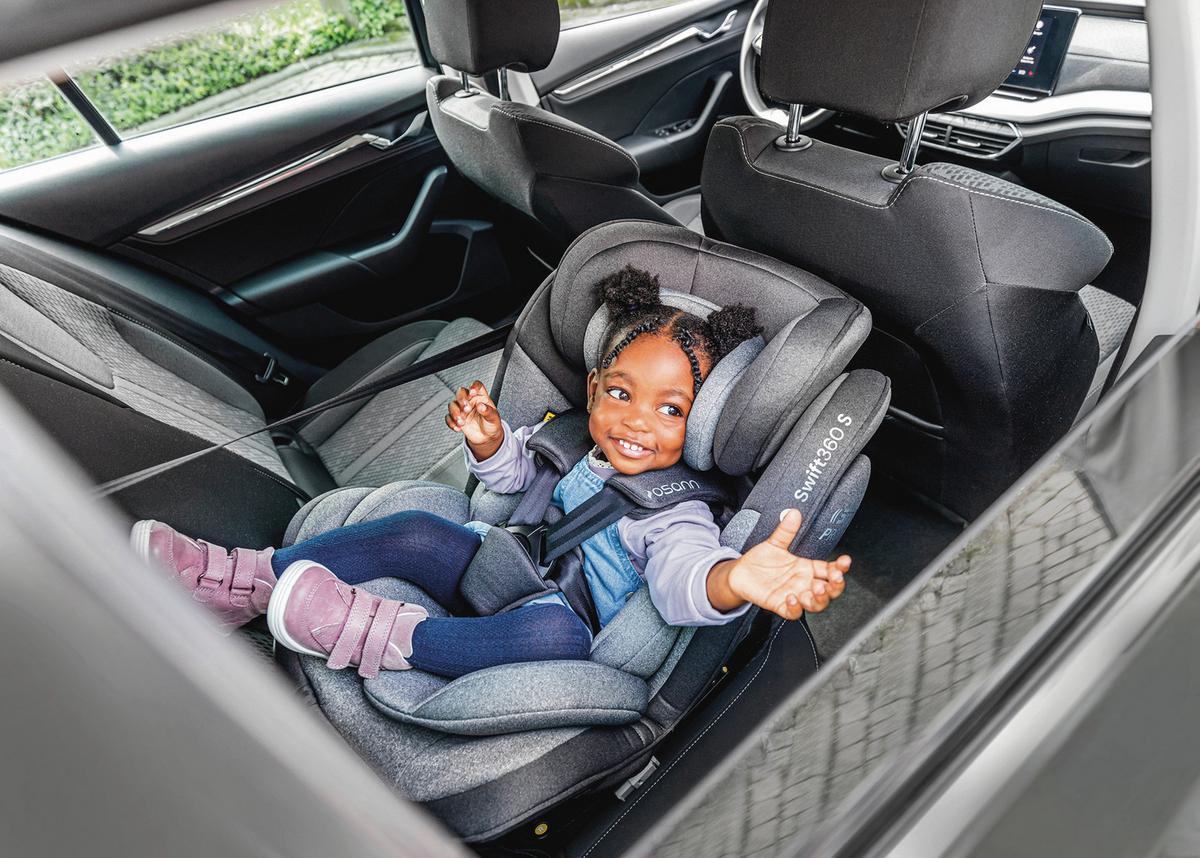 FOTELIK SAMOCHODOWY OBROTOWY SWIFT360S - czarny, Basics, tworzywo sztuczne/tkanina (44/60/50cm) - Osann