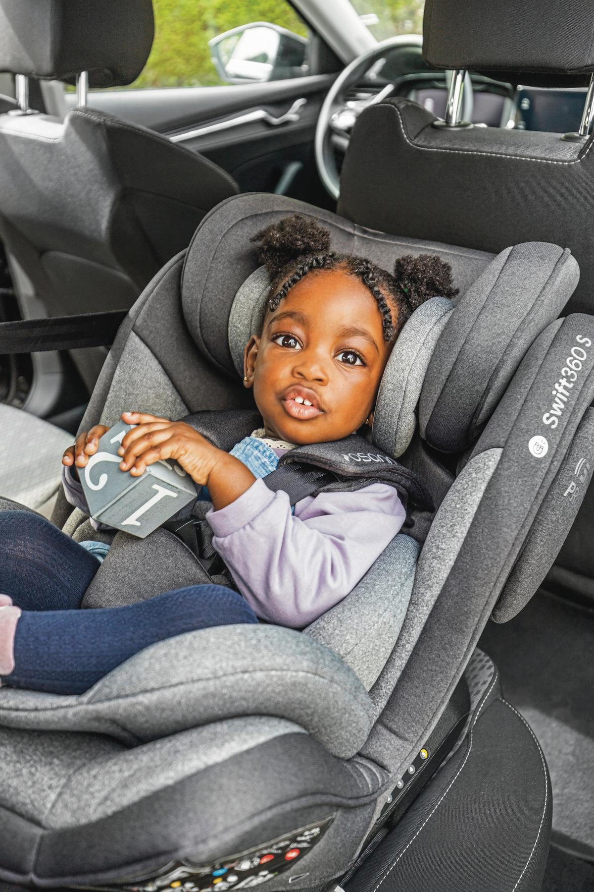 FOTELIK SAMOCHODOWY OBROTOWY SWIFT360S - czarny, Basics, tworzywo sztuczne/tkanina (44/60/50cm) - Osann