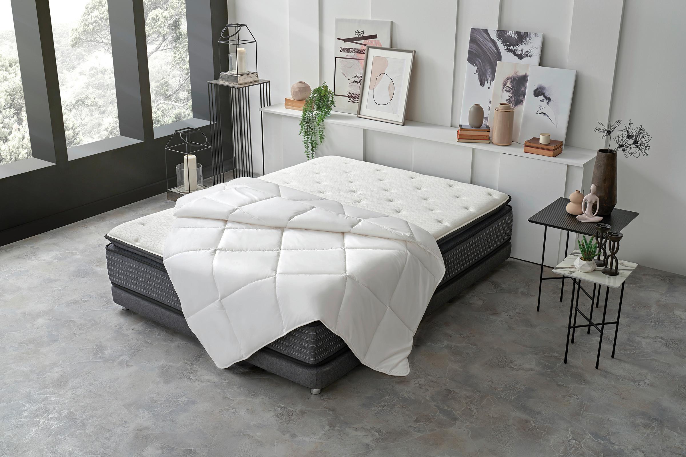 Bettdecke Corbell Silikonize ca. 200x200x7 cm Weiß - Weiß, Basics, Textil (200/200/7cm) - Yatas