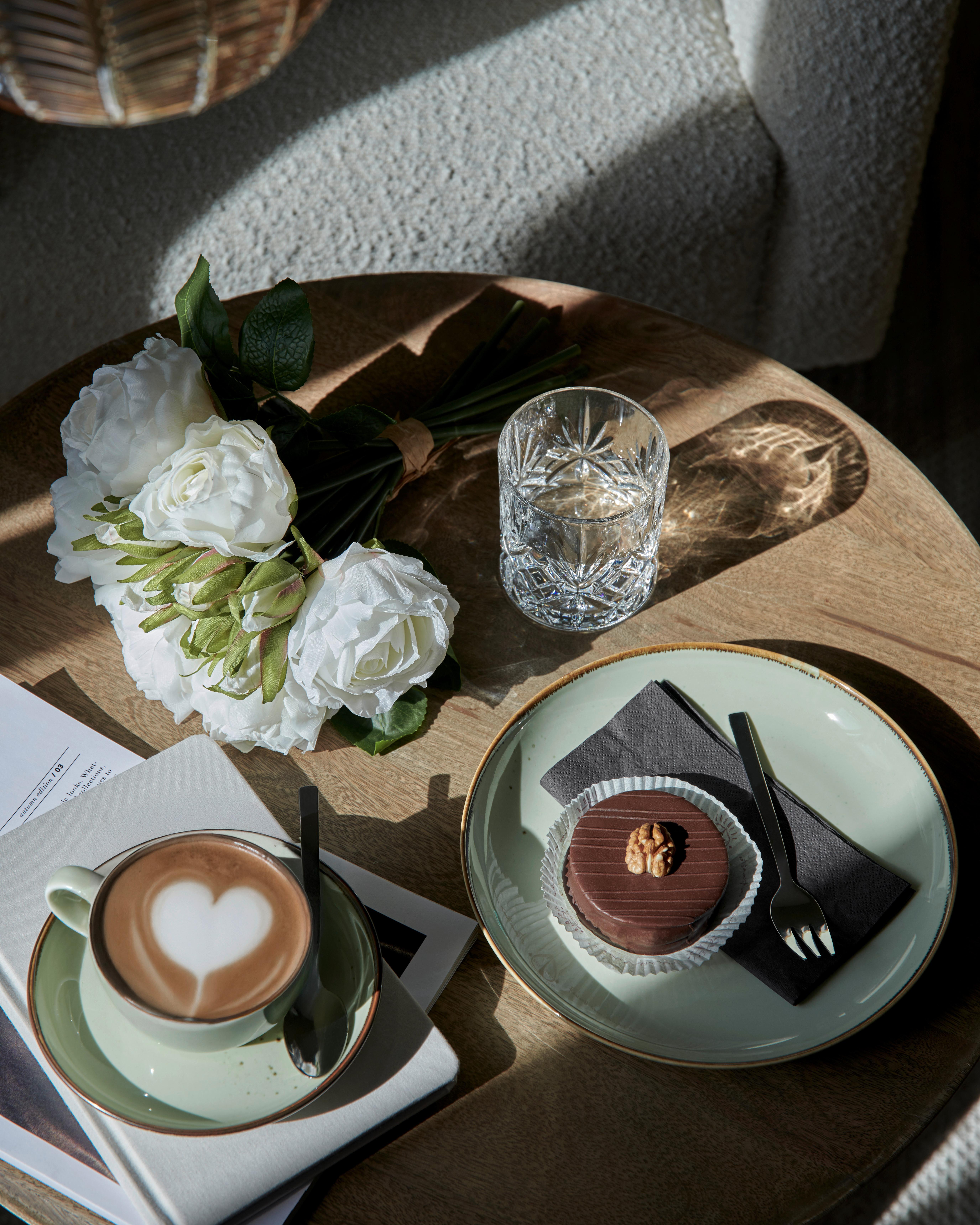 KAFFEKOPP MED FAT CAPRI - cremefärgad, Modern, keramik - Mömax