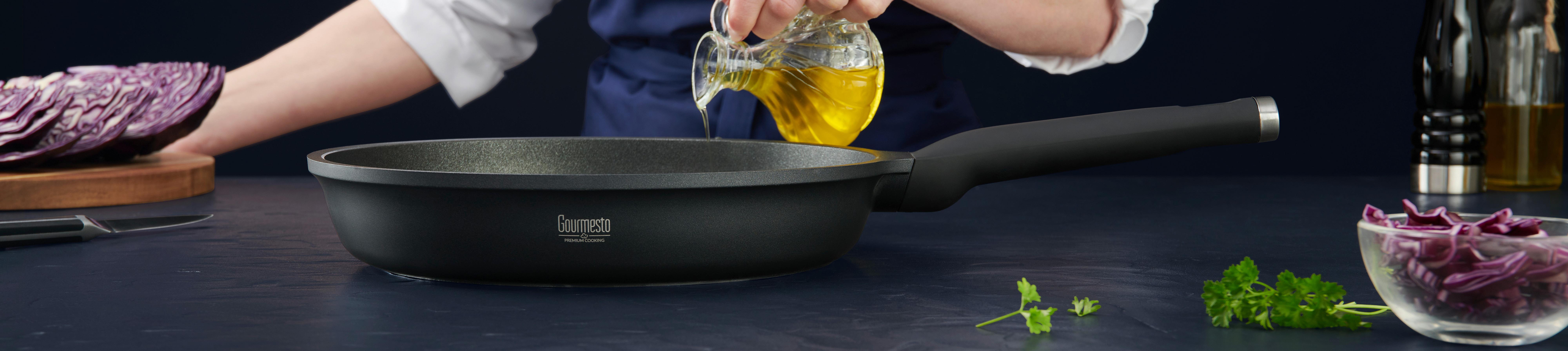 STEKPANNA BLACK LINE - svart, Klassisk, metall/plast (28/5,5cm) - Gourmesto