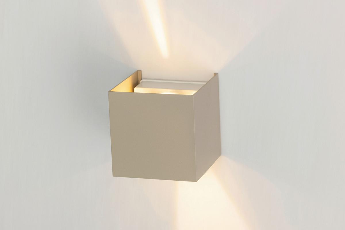 KINKIET LED ATLAS *SBN* - kolor piaskowy, Basics, tworzywo sztuczne/metal (10/10/10cm) - Novel