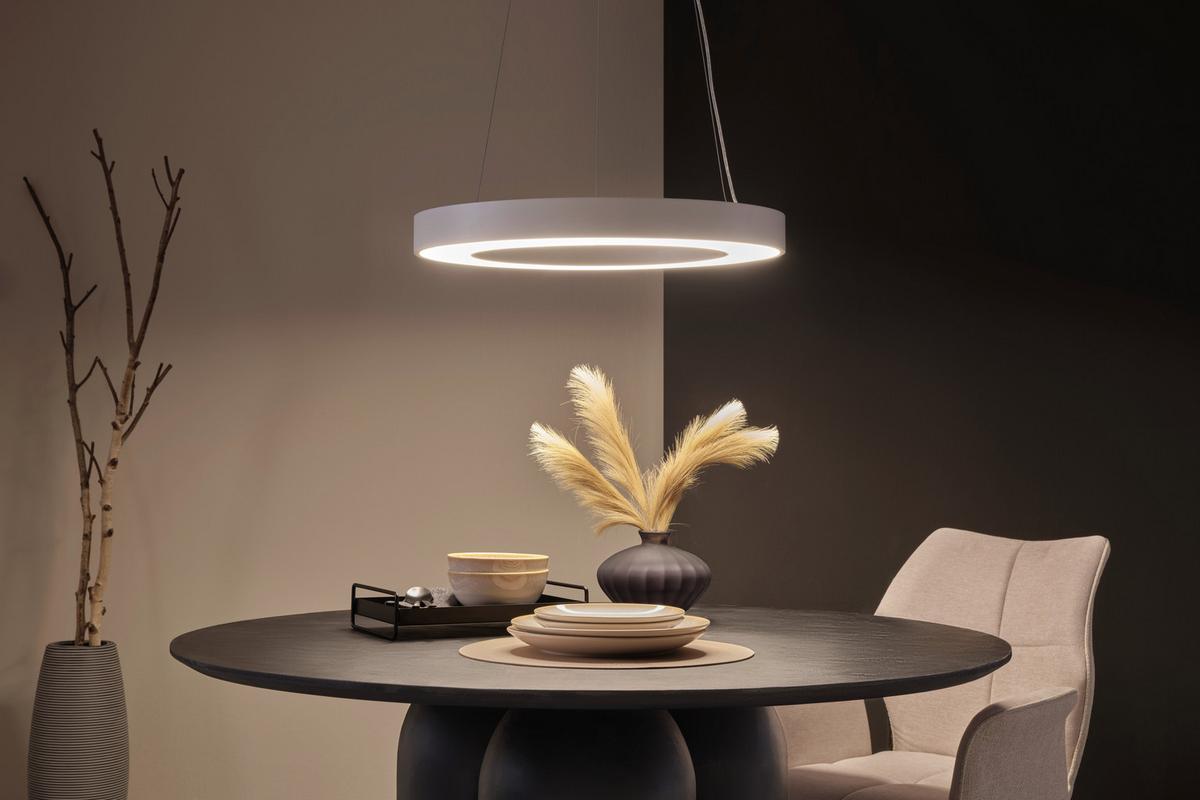 Lampă suspendată cu LED Sandl - alb/culoare crom, Modern, plastic/metal (60/120cm) - Mömax