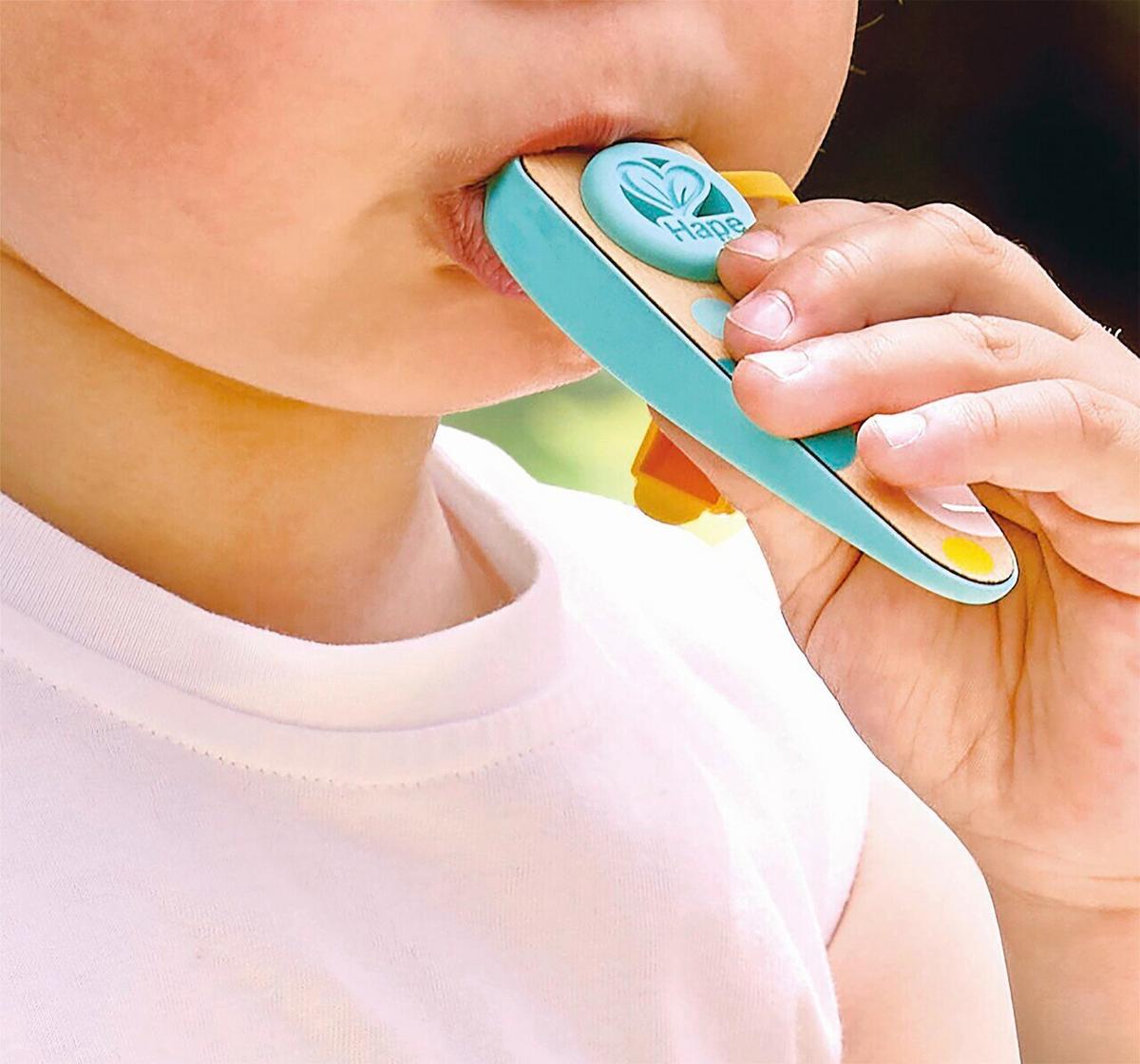 Mini Fuvola Hape - sárga/világoskék, Basics, műanyag/faalapú anyag (4,5/11/2cm) - Hape