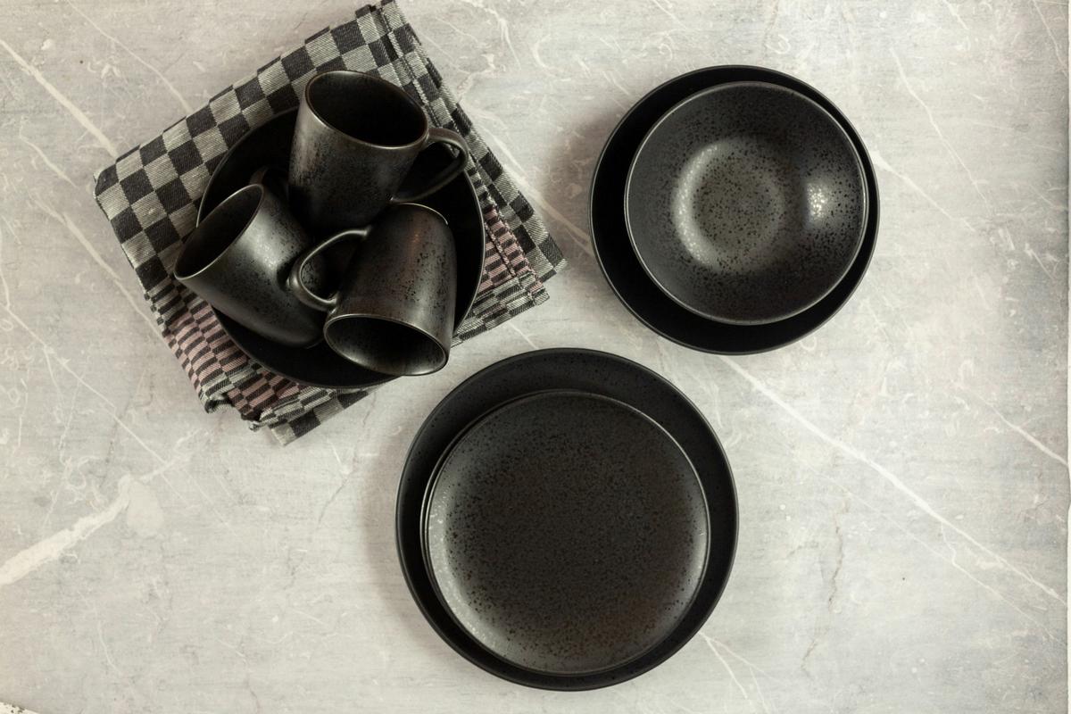 TAFELSERVICE ESSENTIAL - Schwarz, Trend, Keramik - Mäser