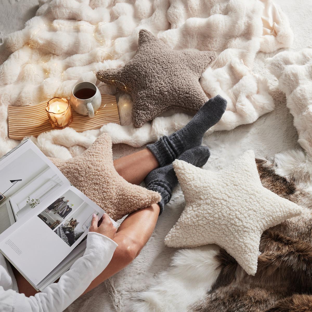 Ukrasni Jastučić Star - bež, Konvencionalno, tekstil (43/40/8cm) - Modern Living