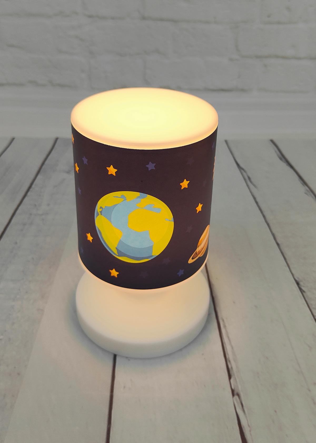 LAMPA STOŁOWA DZIECIĘCA 2013 - KOSMOS - różnokolorowy, Basics, tworzywo sztuczne (13/13/20cm)