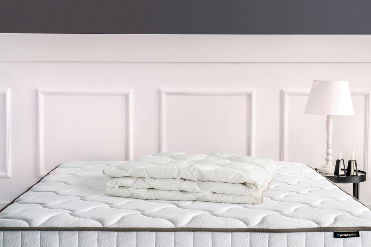 Bettdecke Superwashed Wolle ca. 155x220x17,33 cm Weiß - Weiß, Basics, Textil (155/220/17,33cm) - Yatas