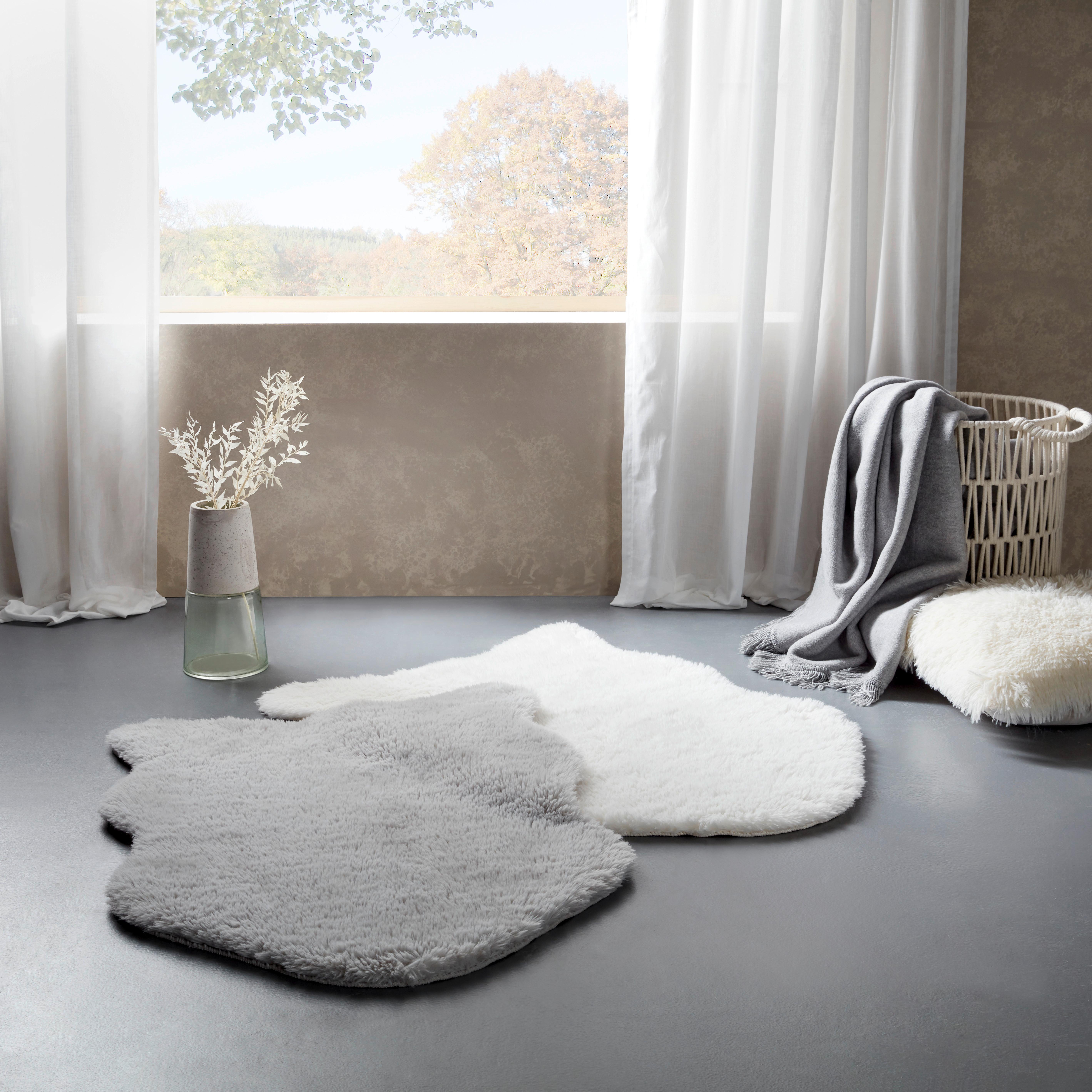 Kunstfell Lucia in Hellgrau ca. 60x90cm - Hellgrau, ROMANTIK / LANDHAUS, Textil (60/90cm) - Mömax