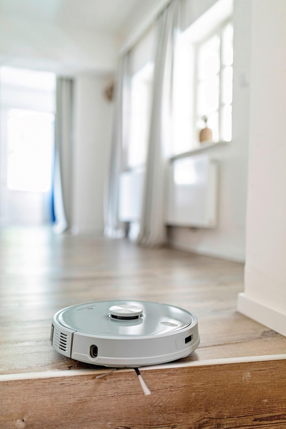 ROBOT ODKURZAJĄCY COMMODORE CVR 300 - Konventionell, tworzywo sztuczne/metal (35/9,4cm) - Atrigo