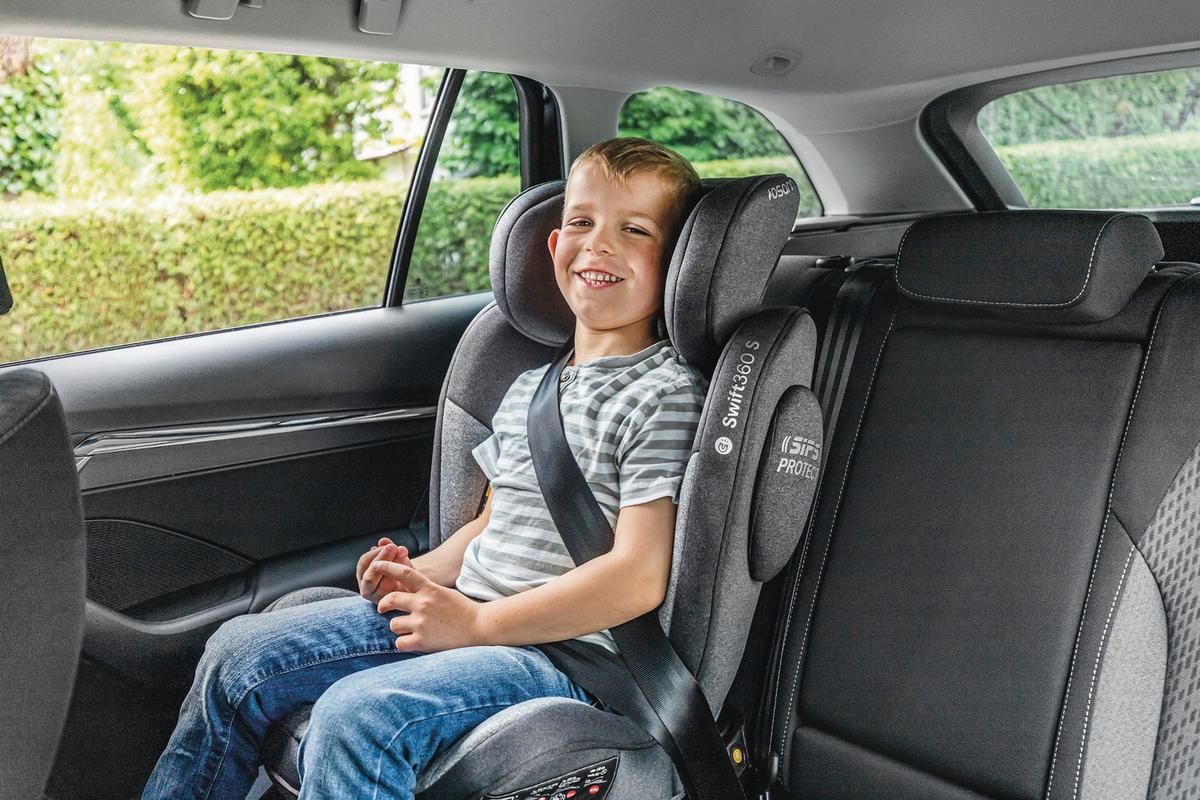 FOTELIK SAMOCHODOWY OBROTOWY SWIFT360S - czarny, Basics, tworzywo sztuczne/tkanina (44/60/50cm) - Osann