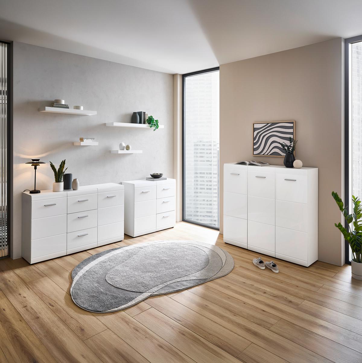 SZAFKA NA BUTY ADANA - kolor srebrny/biały, Design, materiał drewnopochodny/tworzywo sztuczne (134/120/36cm) - Carryhome