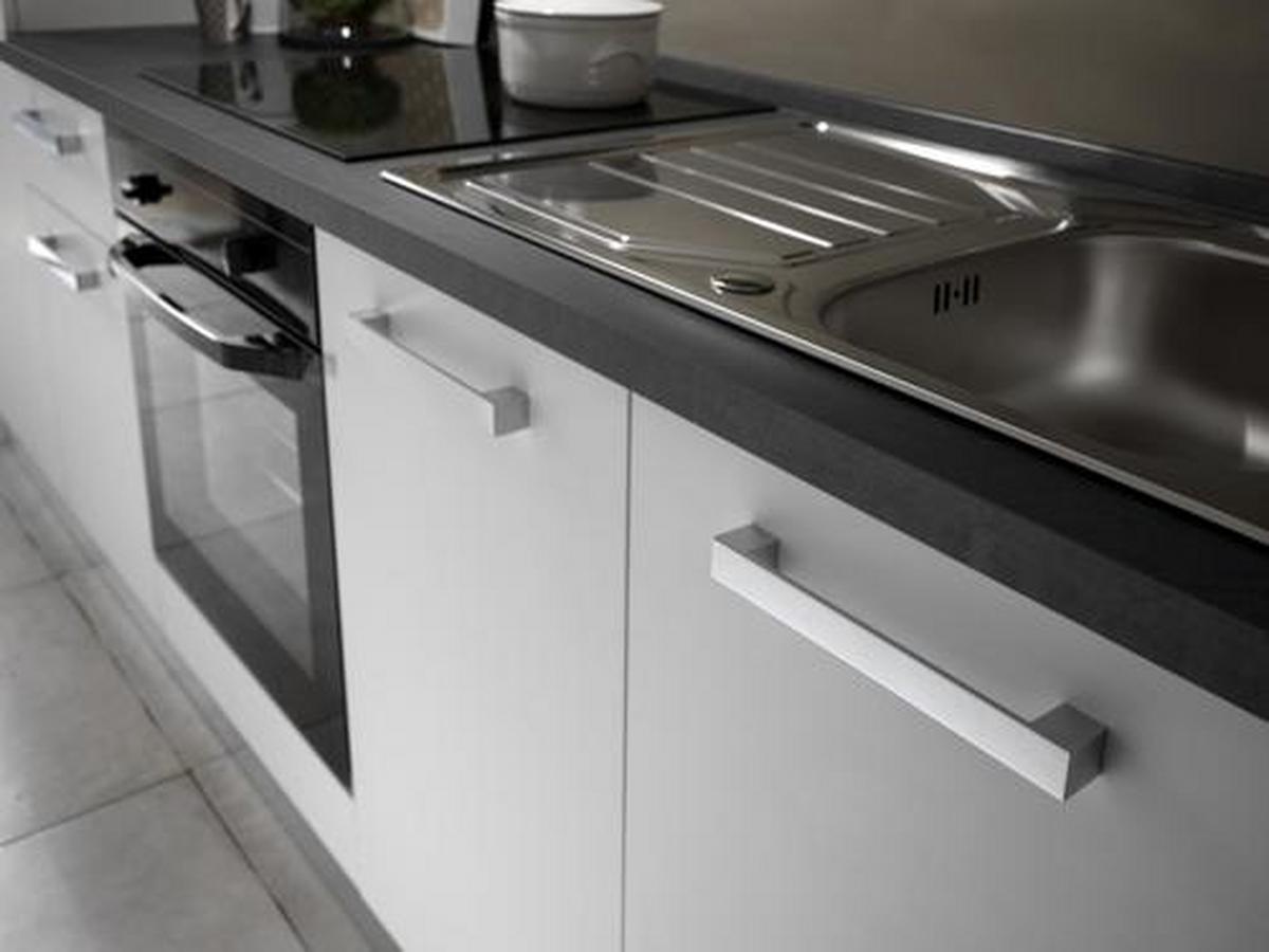 Küchenblock Belluna m. Geräten Weiß - Dunkelgrau/Alufarben, Basics, Holzwerkstoff/Kunststoff (250cm) - MID.YOU