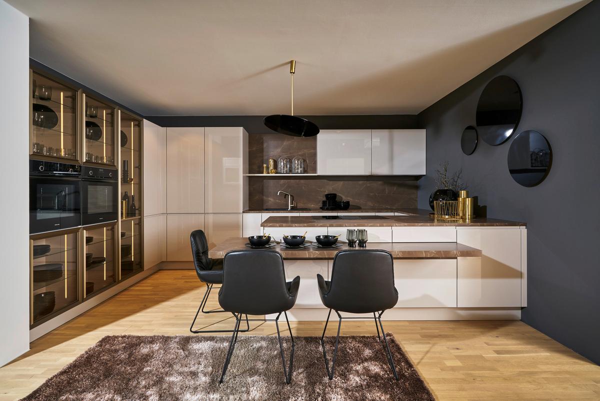 Einbauküche Alpha Lack in Sandfarben Hochglanz - Sandfarben, MODERN, Holzwerkstoff - Nolte Küchen