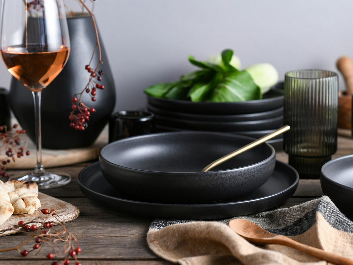 ZASTAWA STOŁOWA UNO BLACK - czarny, Design, ceramika (36,5/36,5/34,5cm) - Creatable