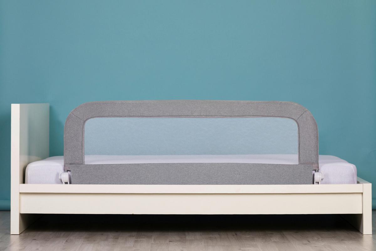 BRAMKA CHRONNA DO ŁÓŻECZKA COMFORT - szary, Basics, metal/tkanina (150/60cm) - My Baby Lou