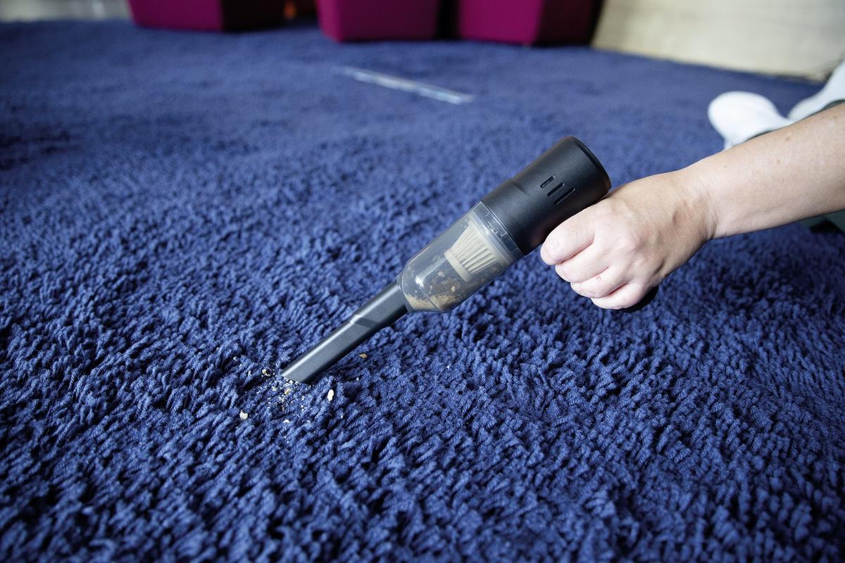 Akkumulátoros Kézi Porszívó Livington Pocketvac - fekete, műanyag (18/5,2/14cm) - Mediashop